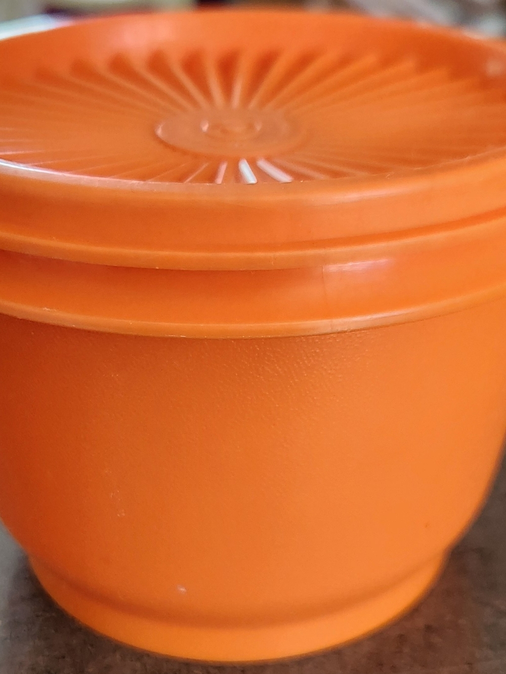 Vintage Tupperware Harvest Orange Servalier Bowl #886-3 With Starburst Lid